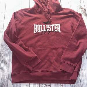 Hollister Co. Y2k retro maroon hoodie with white logo -M